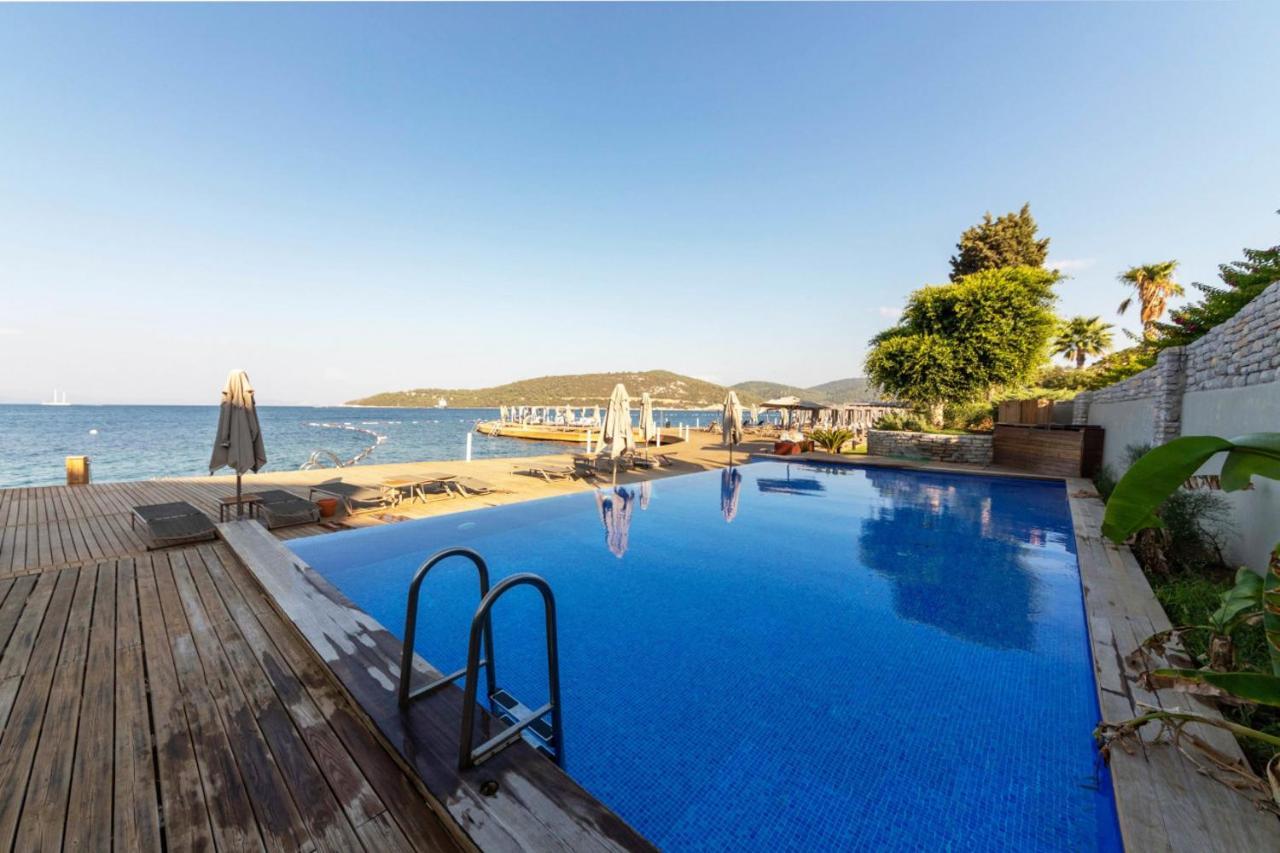 Regal With Shared Pool Near Beach In Bodrum Villa *